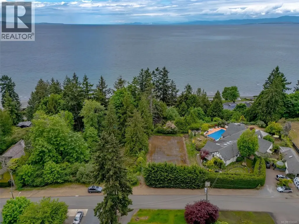 391 Burnham Rd, Qualicum Beach