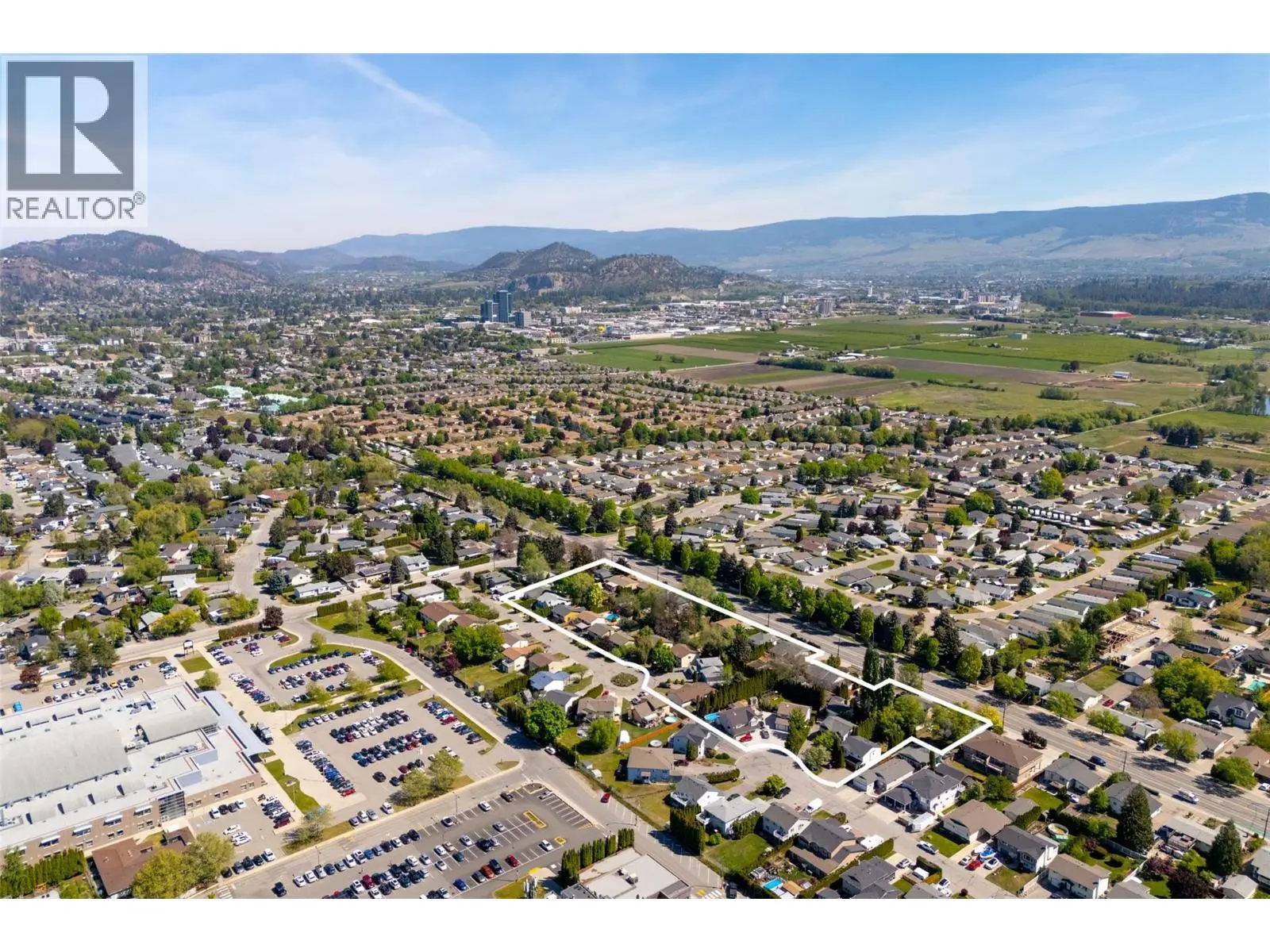 2930 Gordon Drive. Kelowna, British Columbia