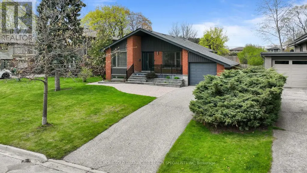 947 Sierra Boulevard, Mississauga (Applewood)