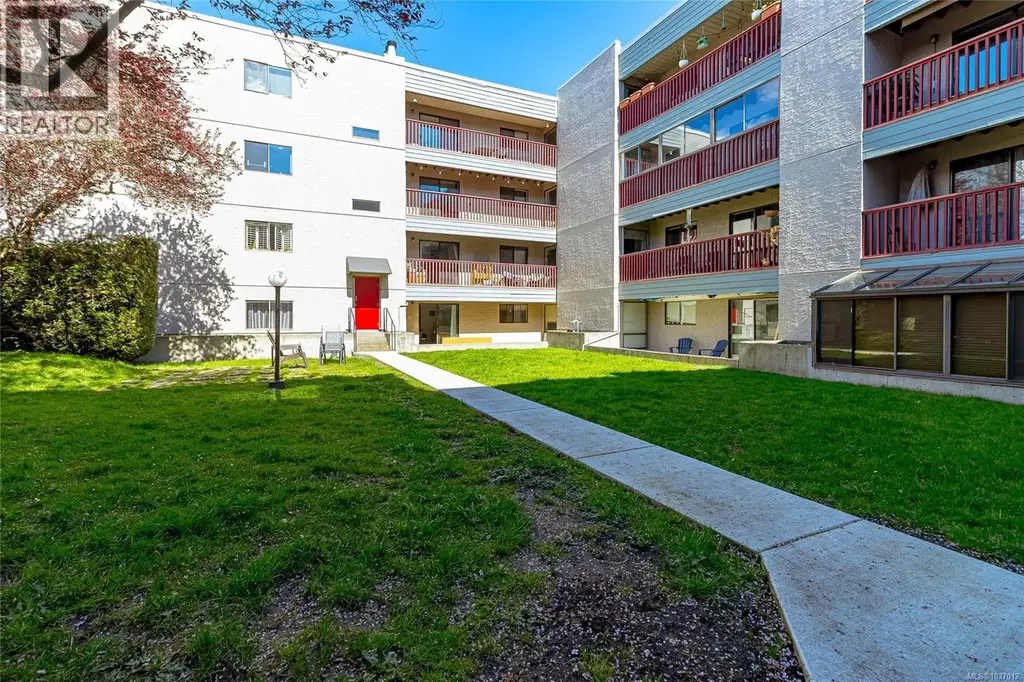 409 3255 Glasgow Ave, Saanich