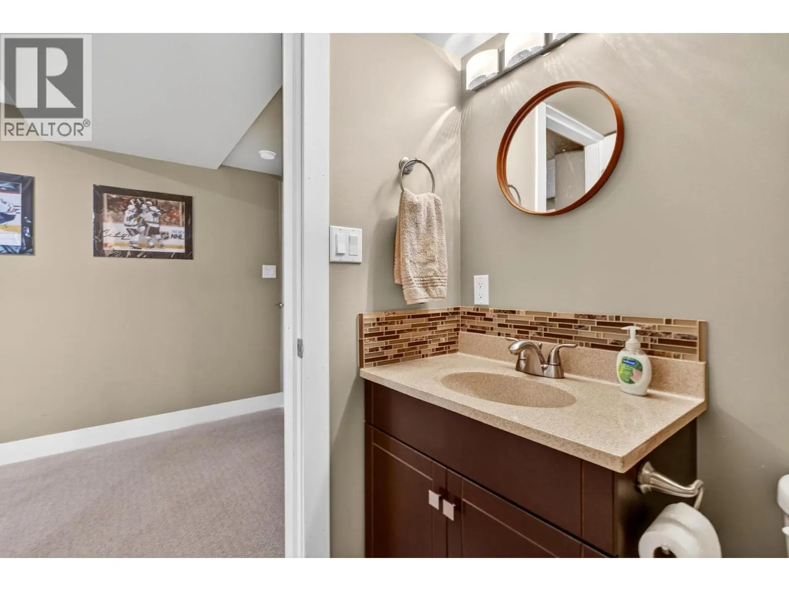 1673 Kloppenburg Road. Kelowna, British Columbia