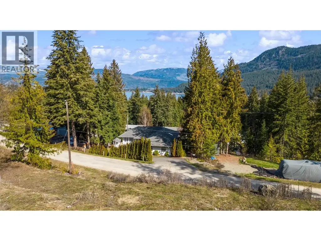 2622 Woodland Place, Blind Bay