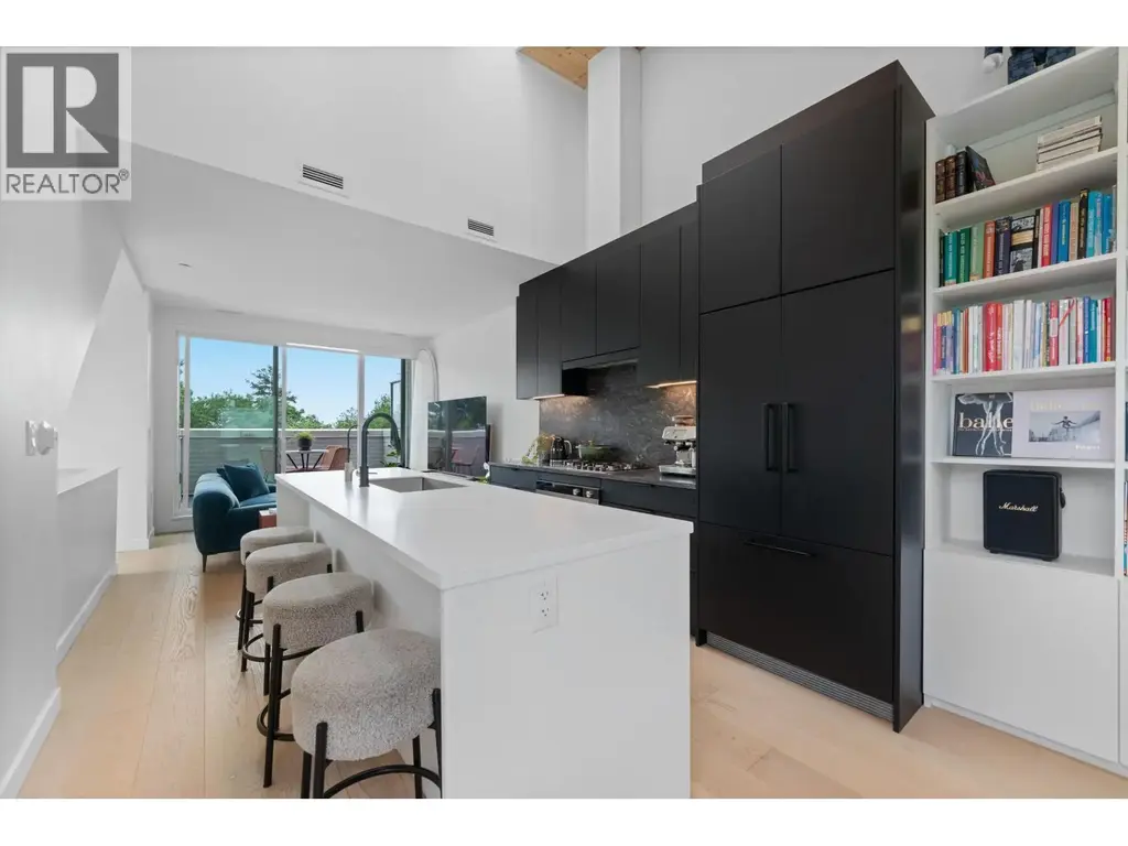 201 650 E 2nd Street, North Vancouver