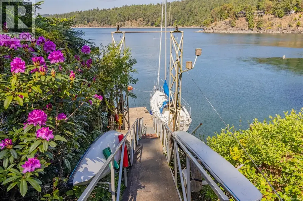 1602 Chart Dr, Pender Island