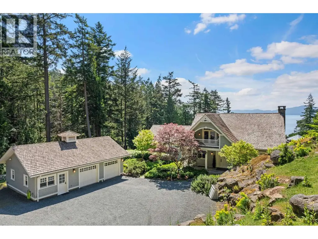 814 Beechwood Drive, Mayne Island