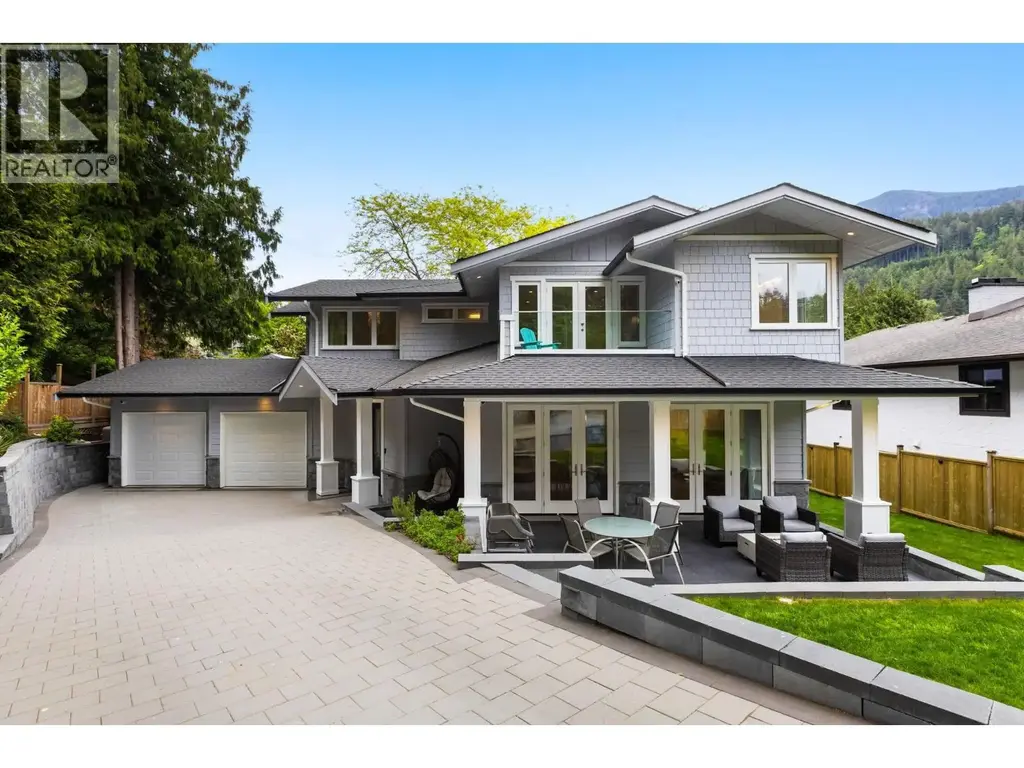 6560 Nelson Avenue, West Vancouver
