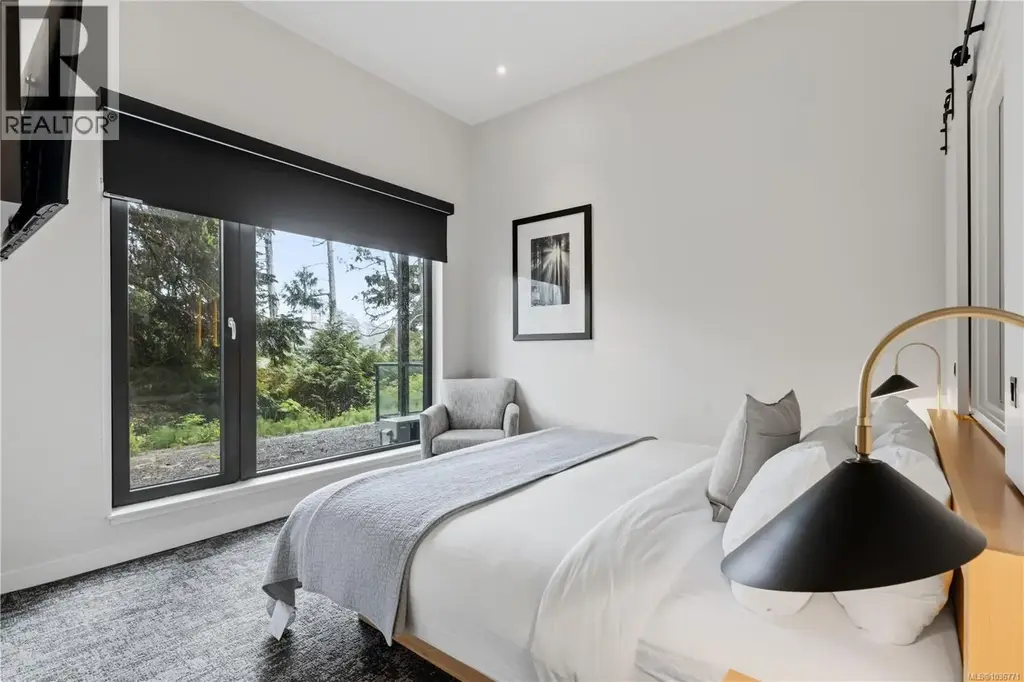 103 596 Marine Dr, Ucluelet
