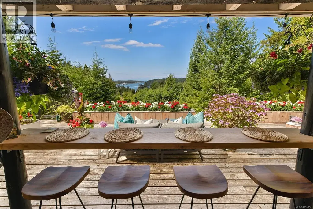 430 Mckercher Rd, Mayne Island