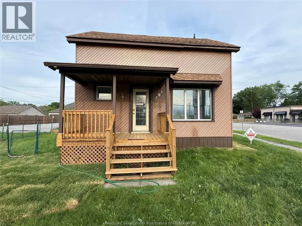 791 Front Road, LaSalle