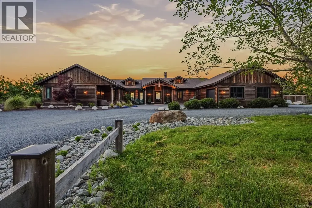 859 Andreef Rd, Qualicum Beach