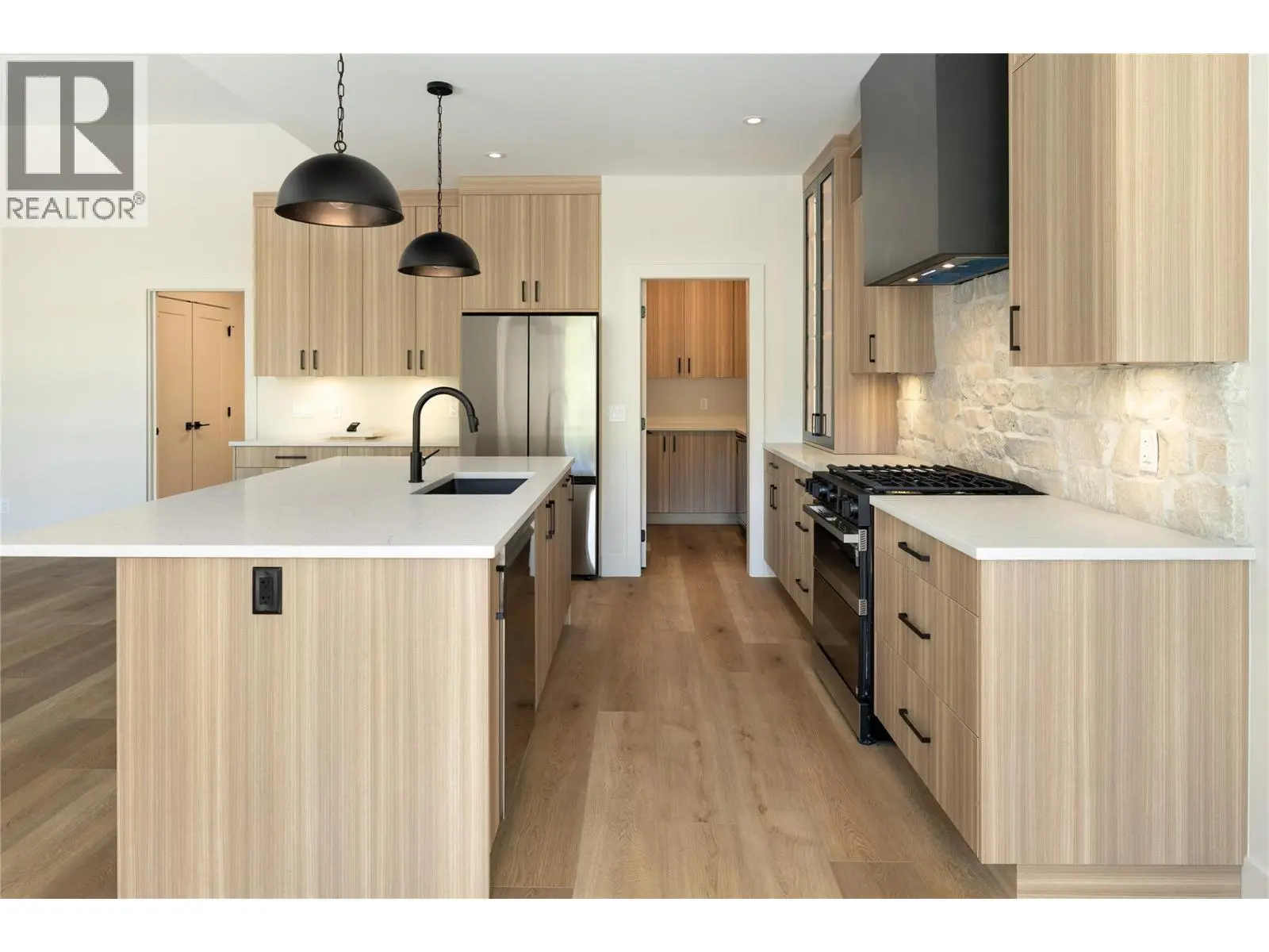 2125 Montenegro Drive. Kelowna, British Columbia
