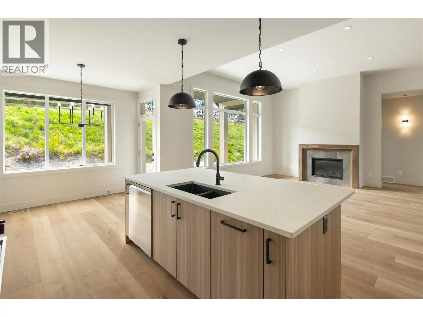 2125 Montenegro Drive. Kelowna, British Columbia