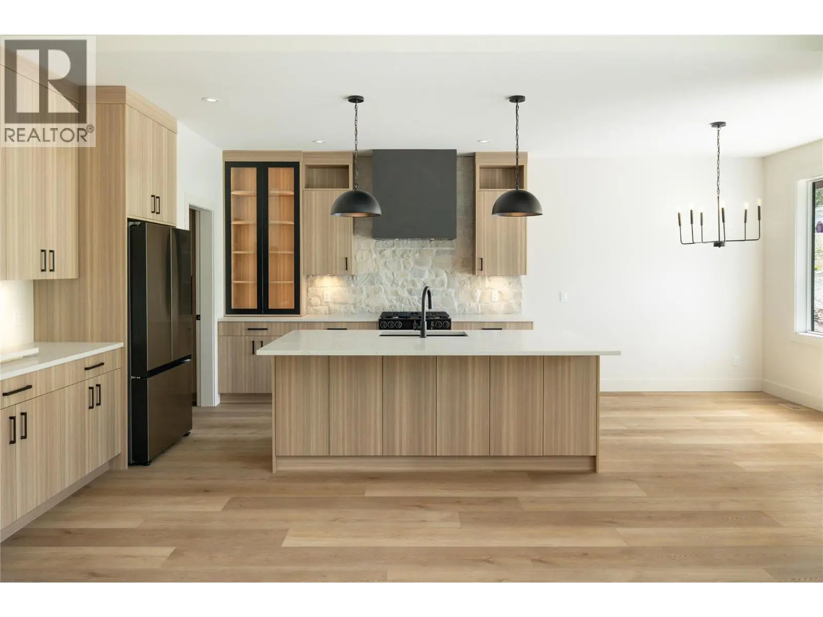 2125 Montenegro Drive. Kelowna, British Columbia