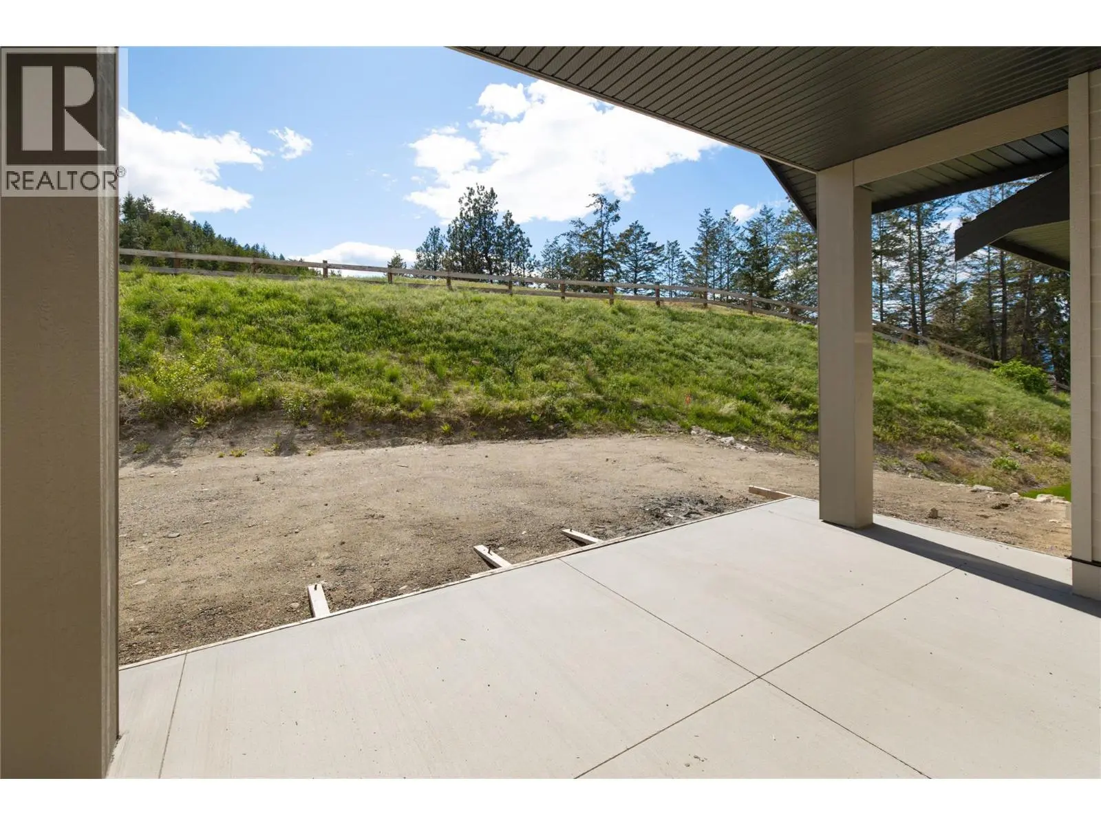 2125 Montenegro Drive. Kelowna, British Columbia