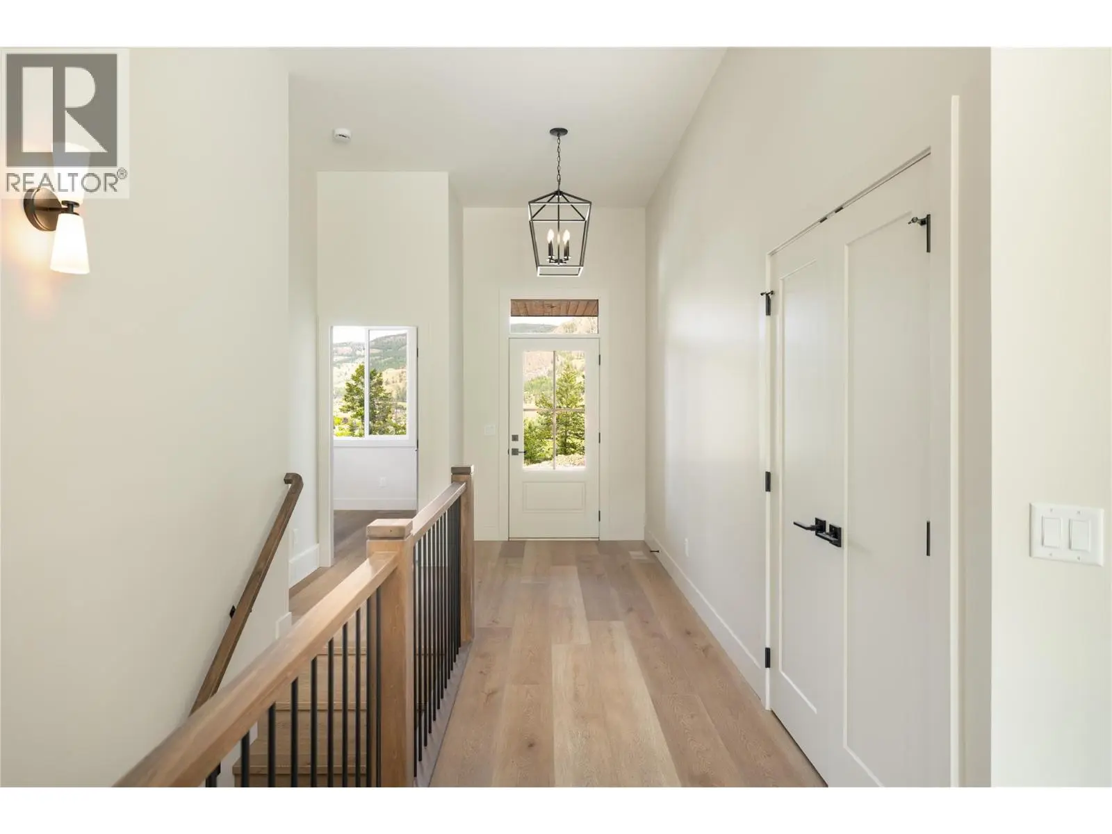 2125 Montenegro Drive. Kelowna, British Columbia