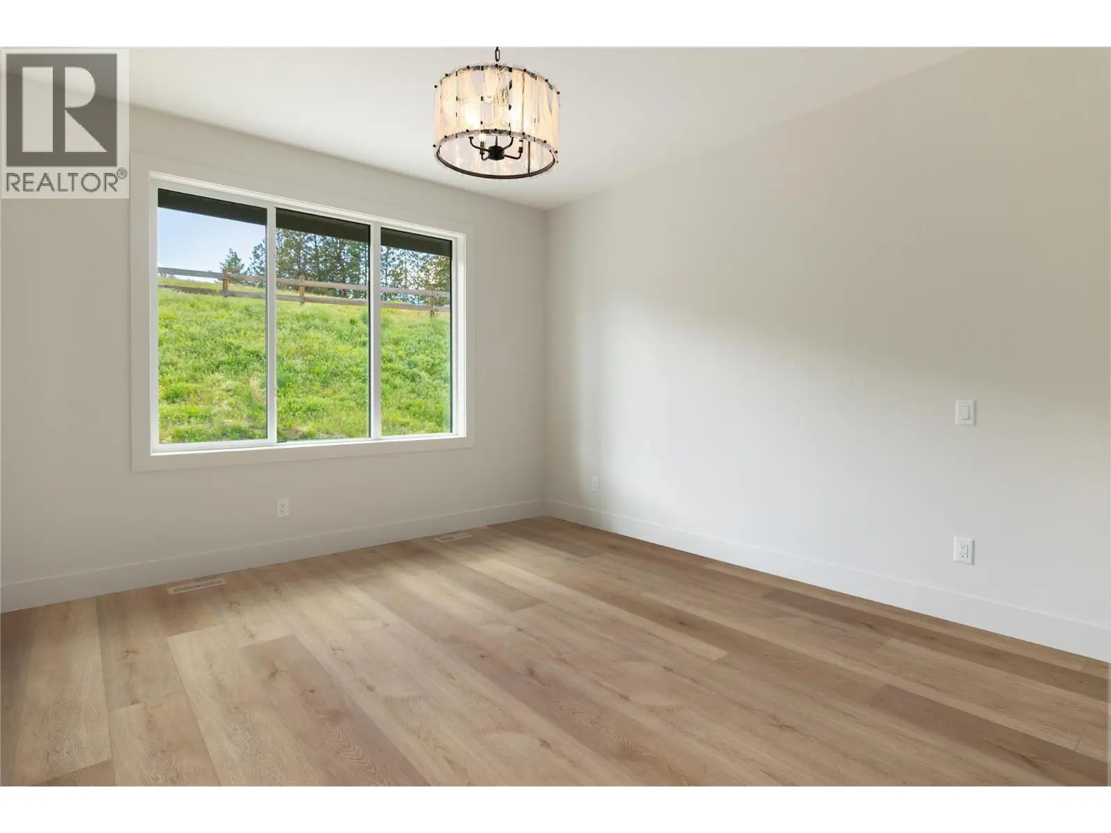 2125 Montenegro Drive. Kelowna, British Columbia