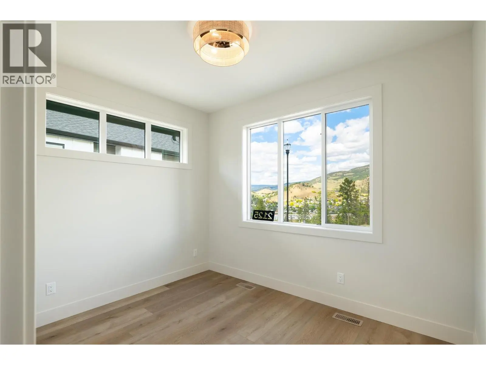 2125 Montenegro Drive. Kelowna, British Columbia