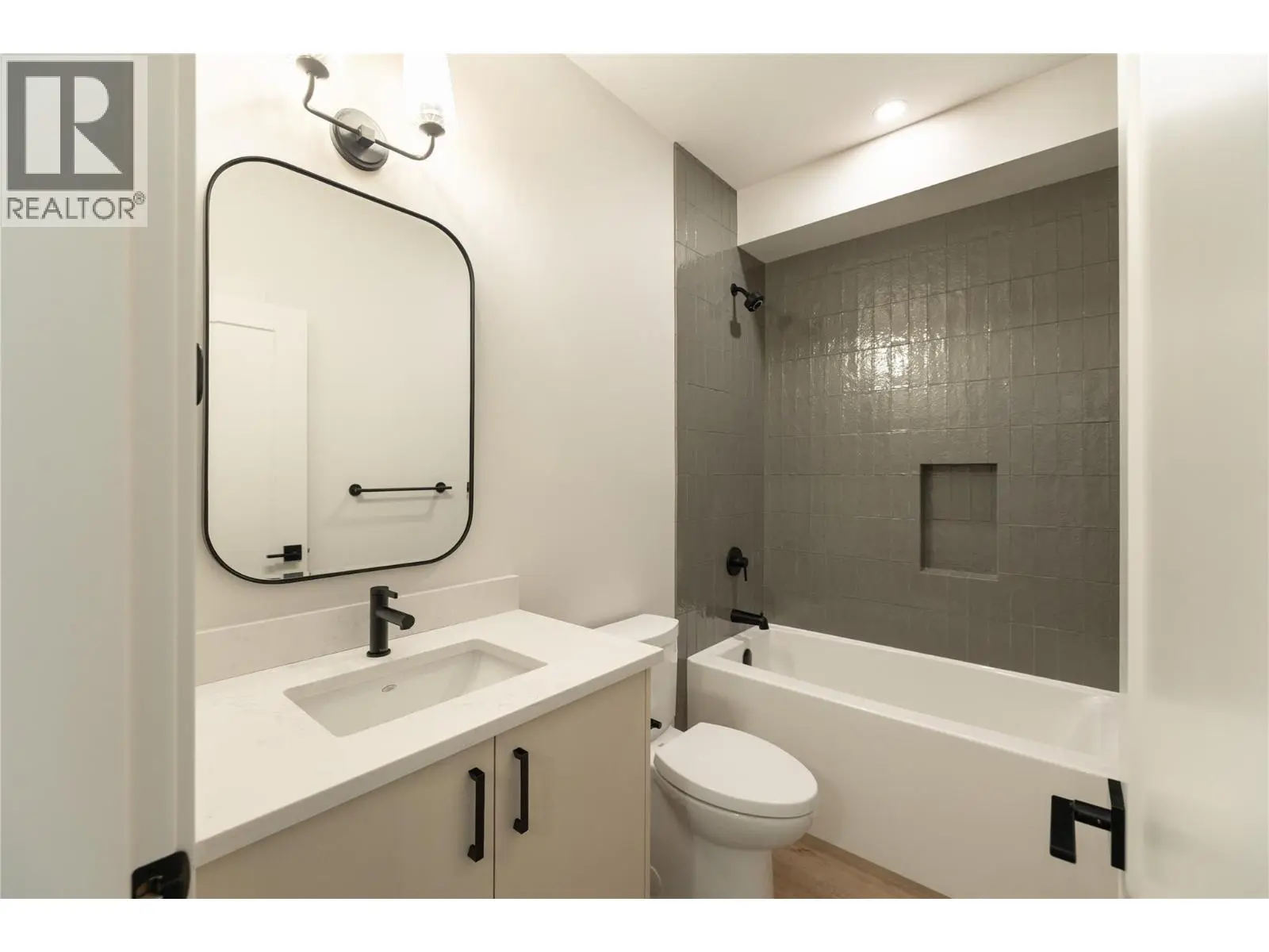 2125 Montenegro Drive. Kelowna, British Columbia