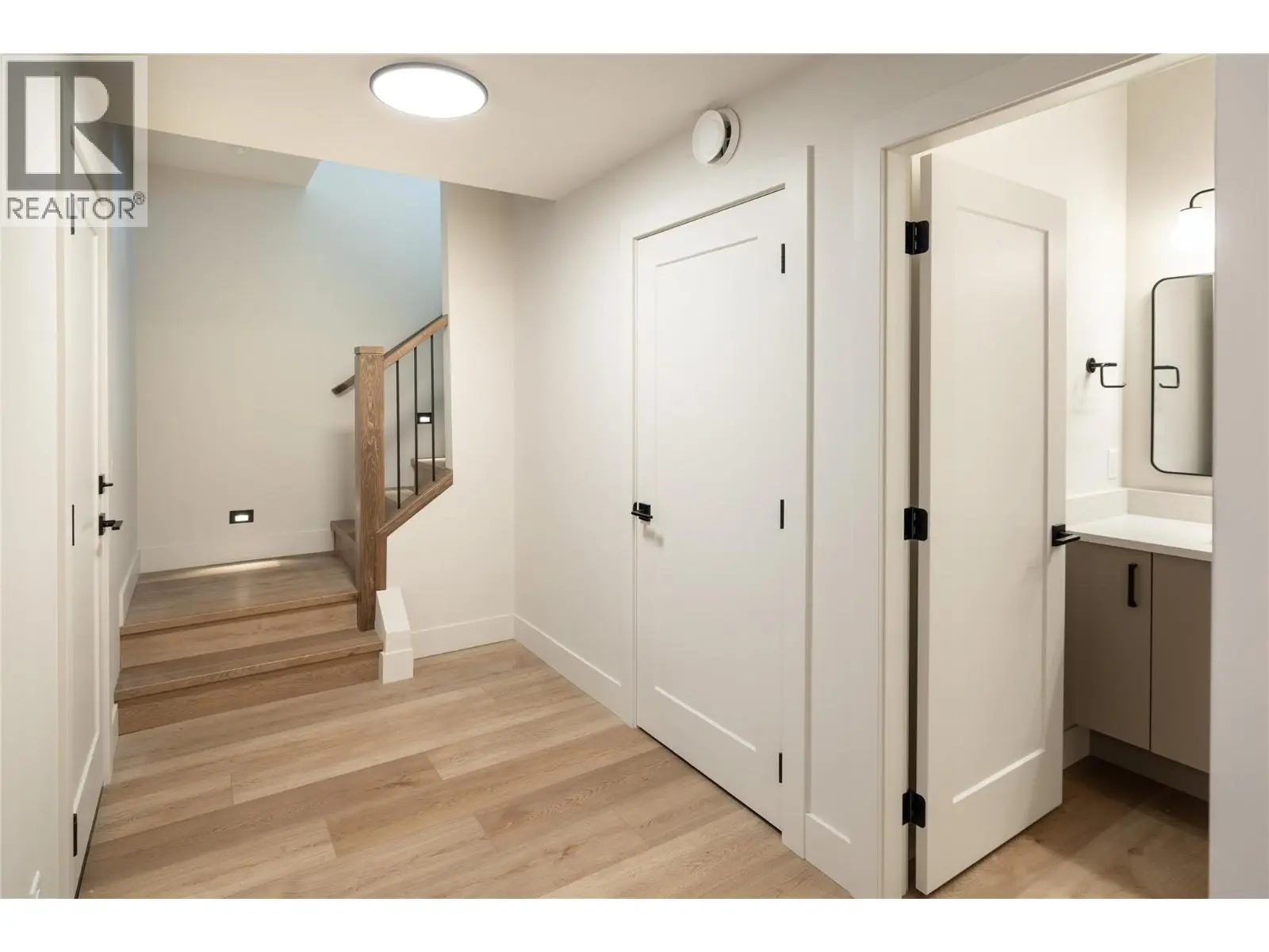 2125 Montenegro Drive. Kelowna, British Columbia
