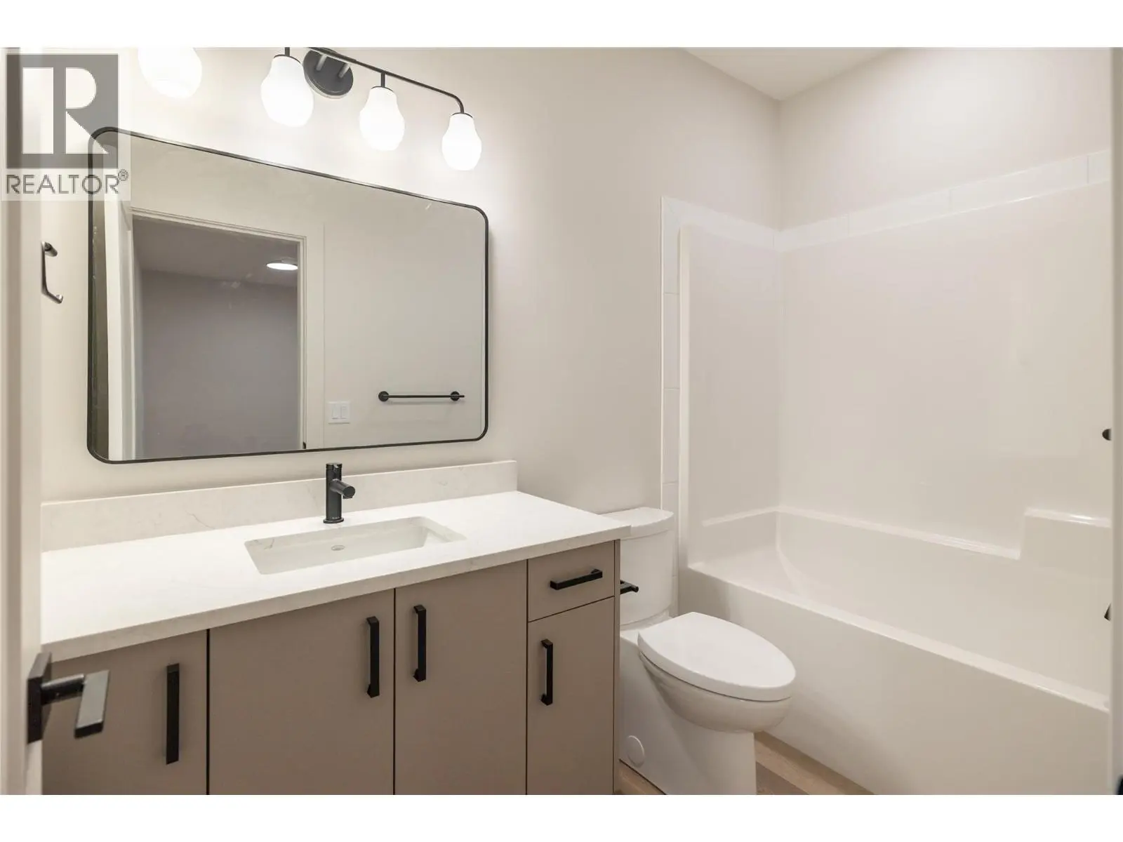 2125 Montenegro Drive. Kelowna, British Columbia