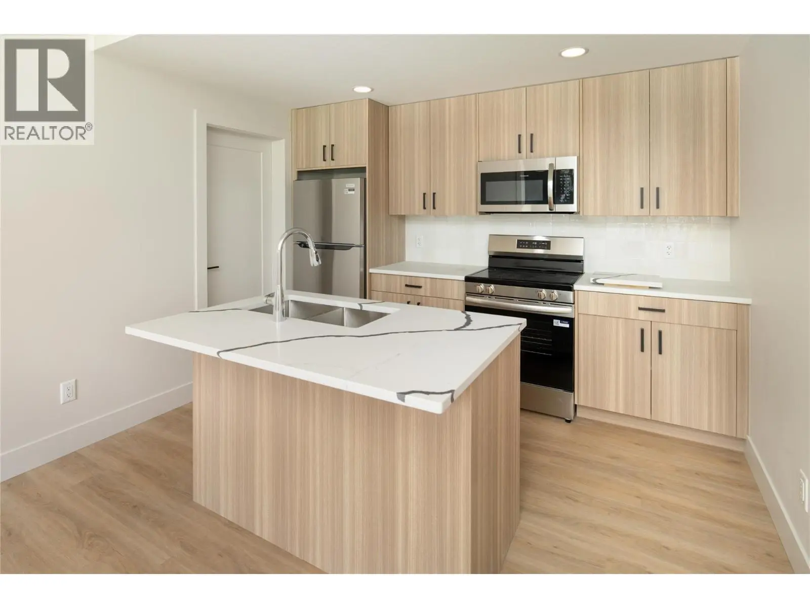 2125 Montenegro Drive. Kelowna, British Columbia