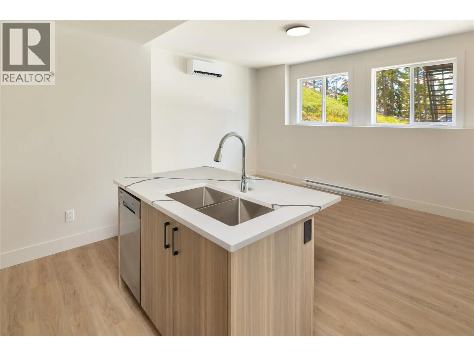2125 Montenegro Drive. Kelowna, British Columbia