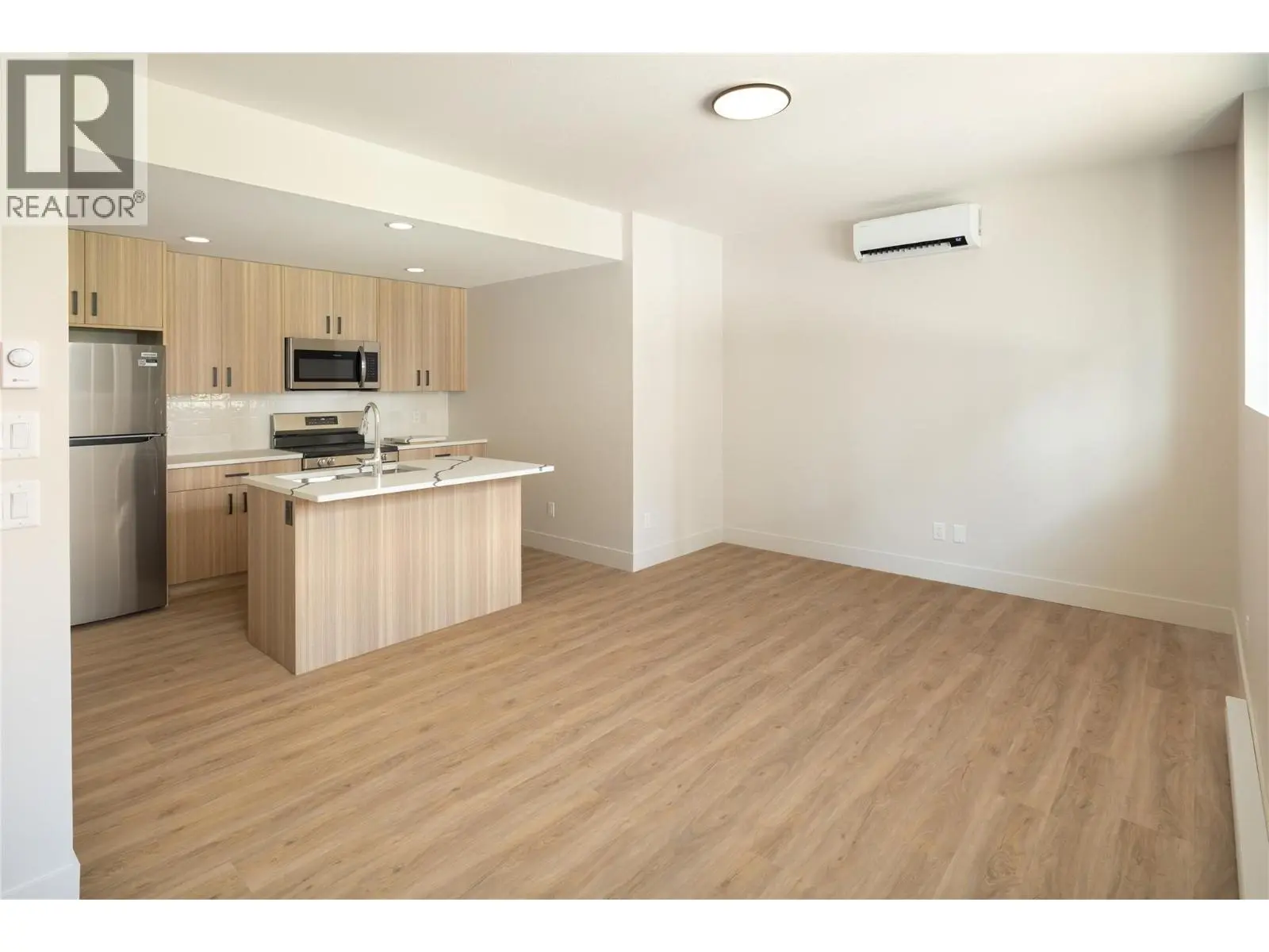 2125 Montenegro Drive. Kelowna, British Columbia
