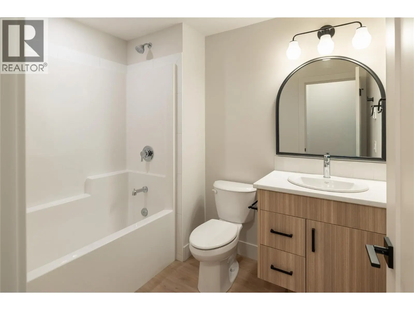 2125 Montenegro Drive. Kelowna, British Columbia