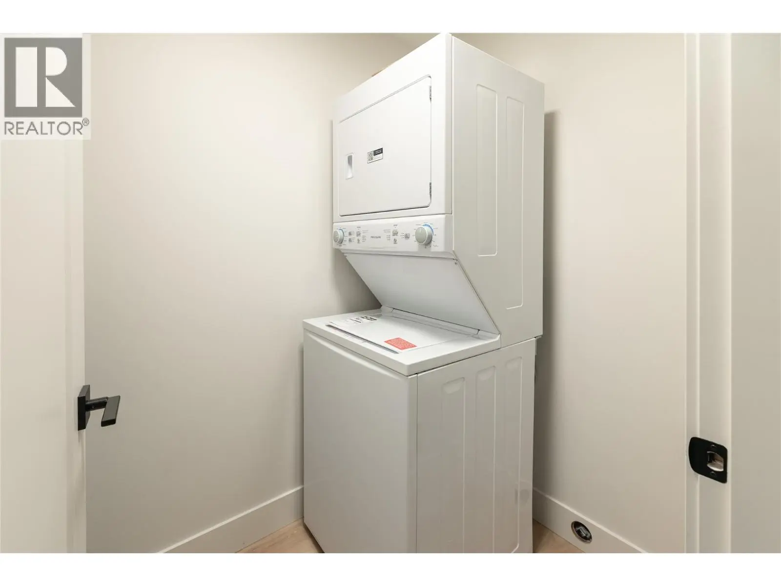 2125 Montenegro Drive. Kelowna, British Columbia