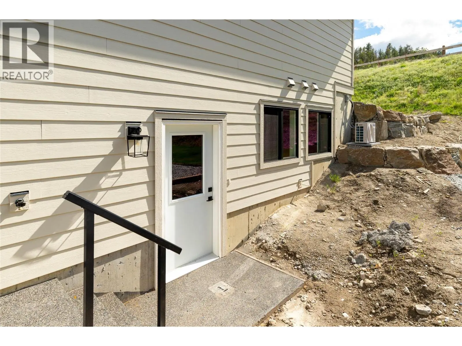 2125 Montenegro Drive. Kelowna, British Columbia