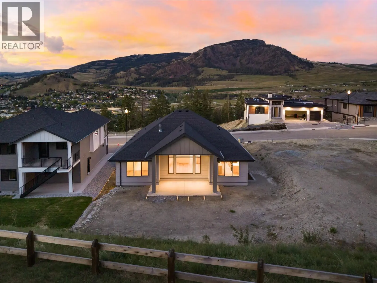 2125 Montenegro Drive. Kelowna, British Columbia
