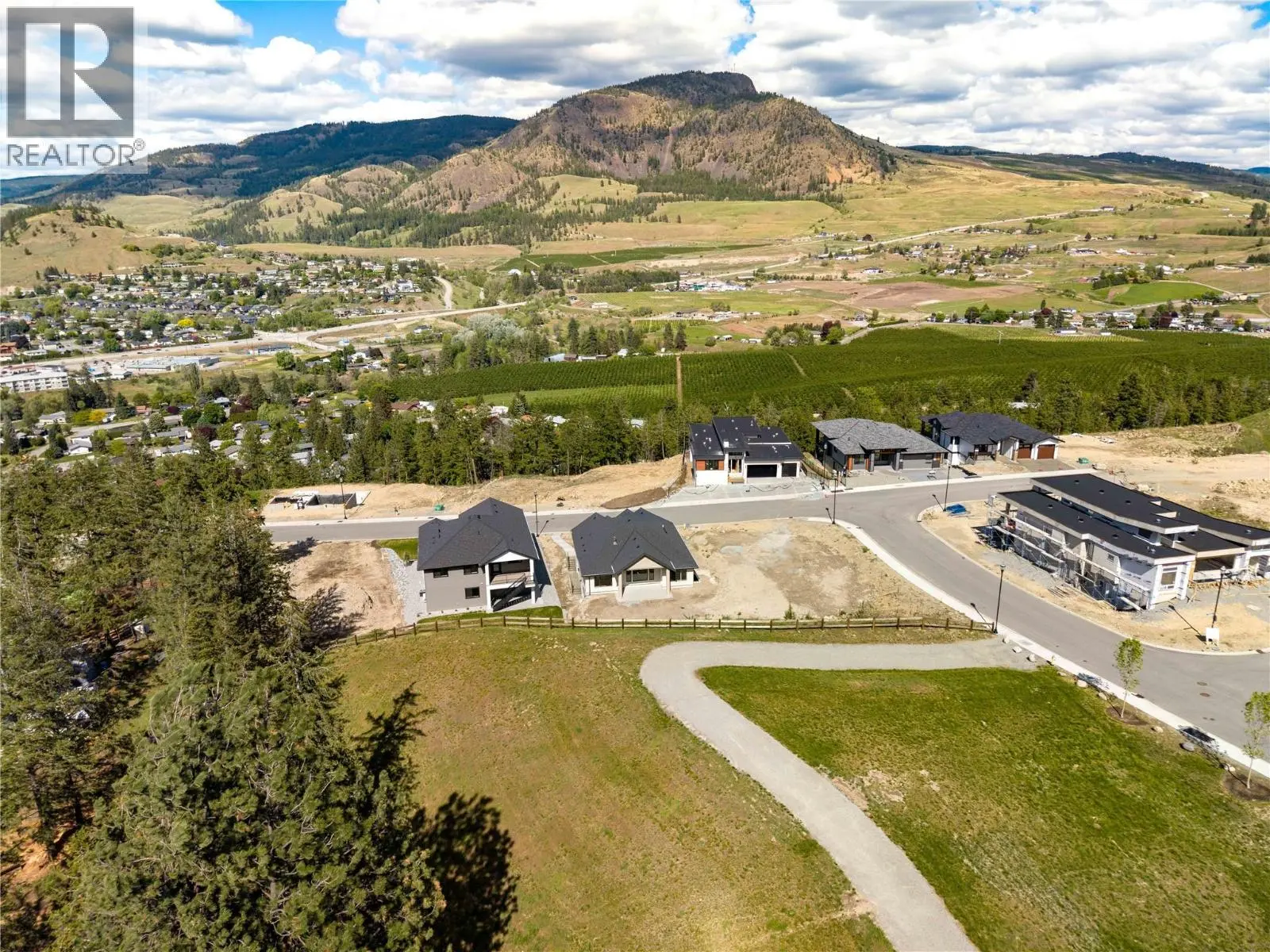 2125 Montenegro Drive. Kelowna, British Columbia