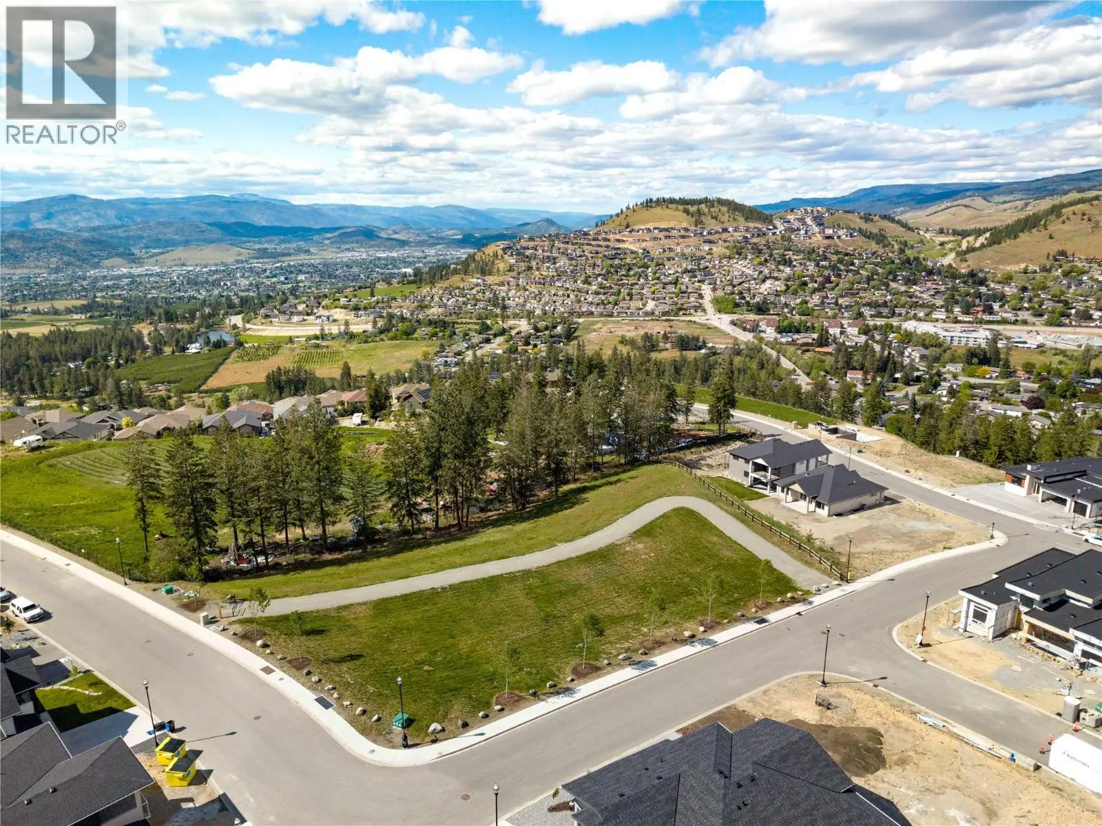 2125 Montenegro Drive. Kelowna, British Columbia