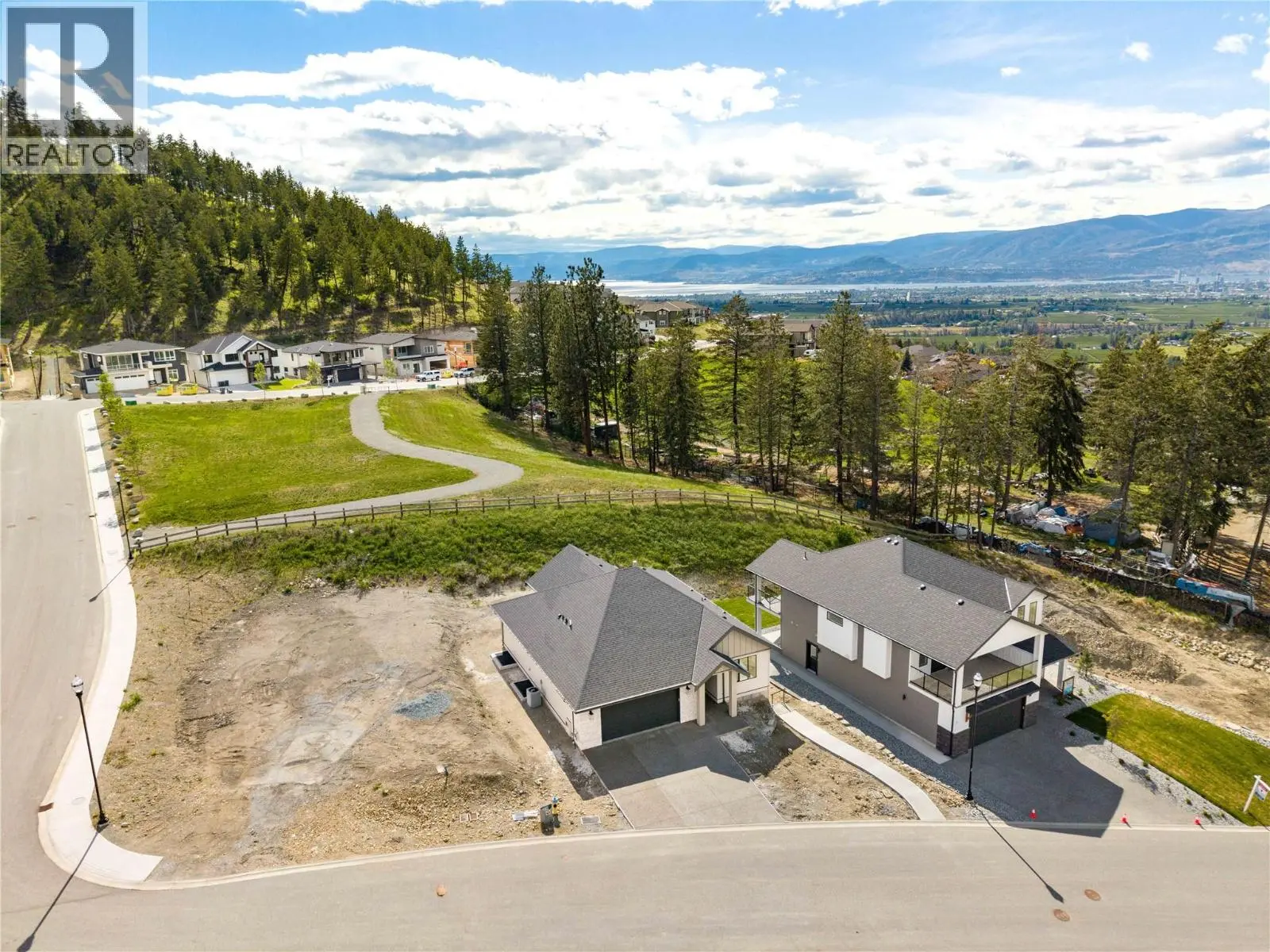 2125 Montenegro Drive. Kelowna, British Columbia