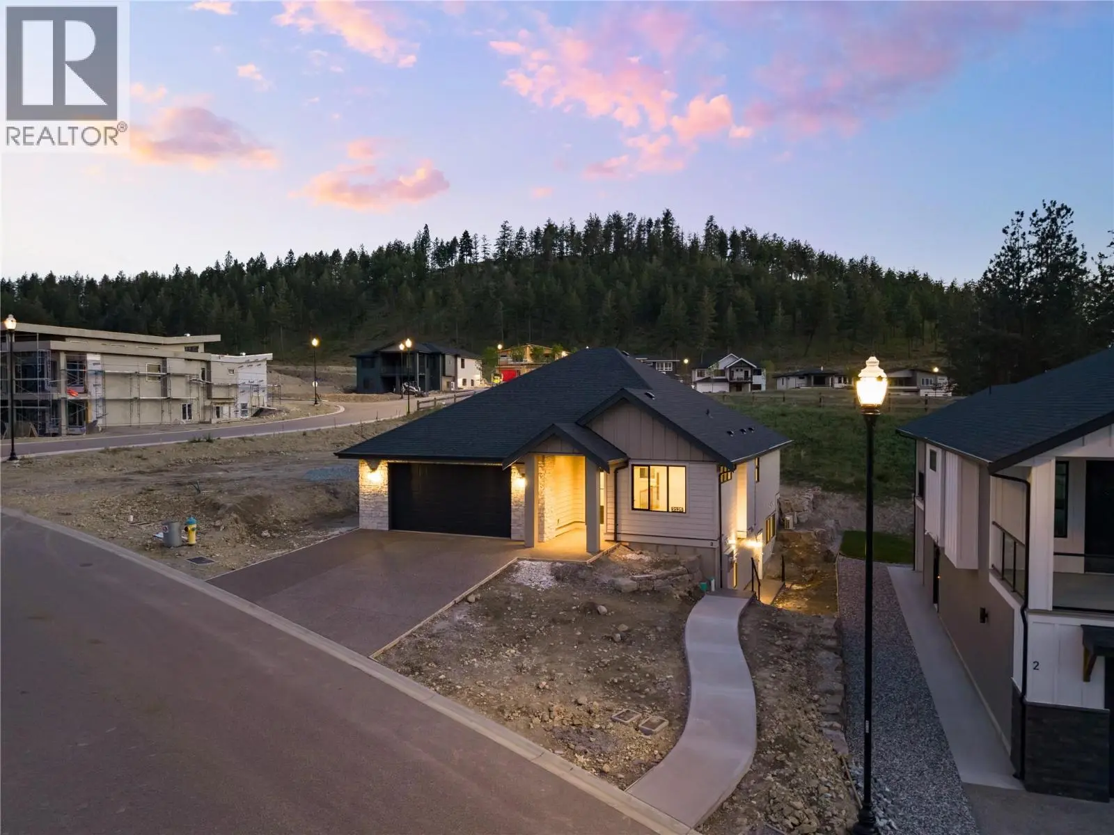 2125 Montenegro Drive. Kelowna, British Columbia