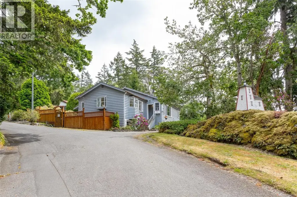 2 6755 Wallace Dr, Central Saanich