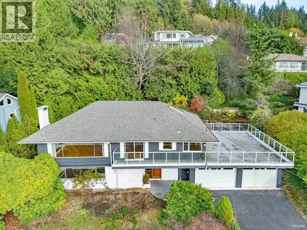 2615 Skilift Place, West Vancouver