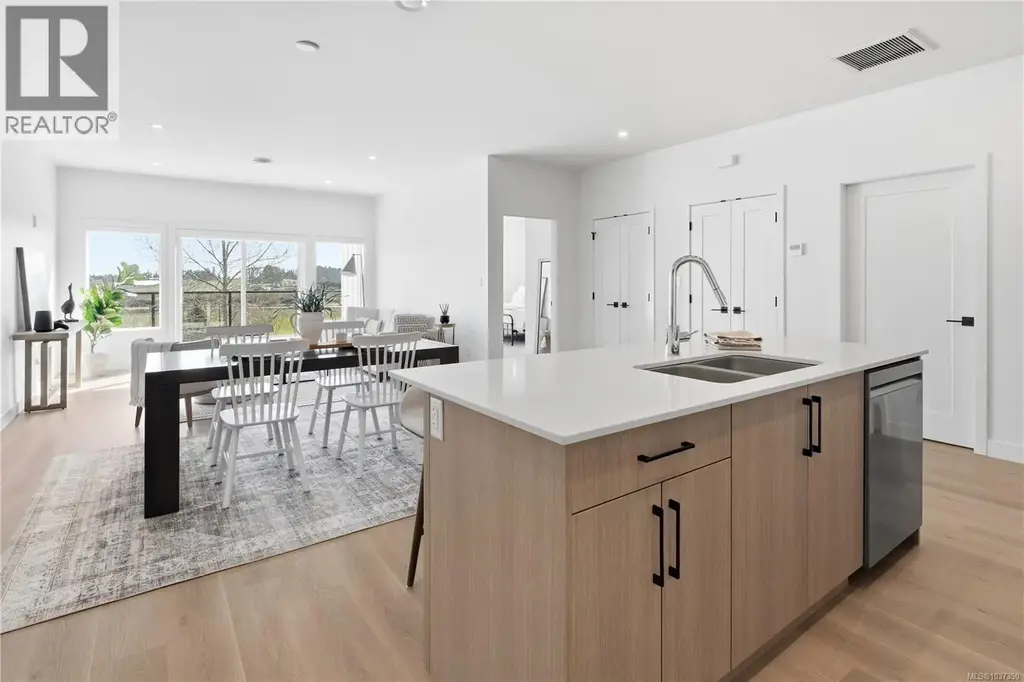 301 7057 Central Saanich Rd, Central Saanich
