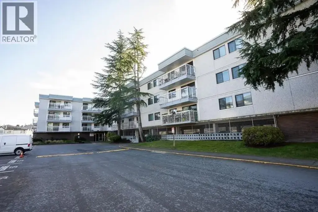 110 6420 Buswell Street, Richmond