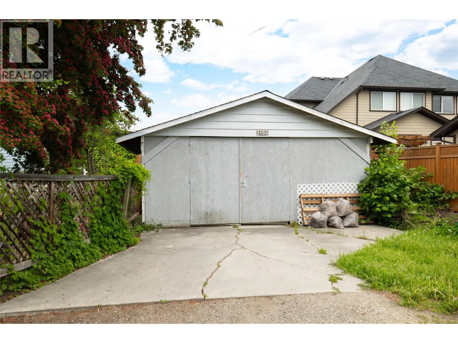 2150 Burnett Street. Kelowna, British Columbia