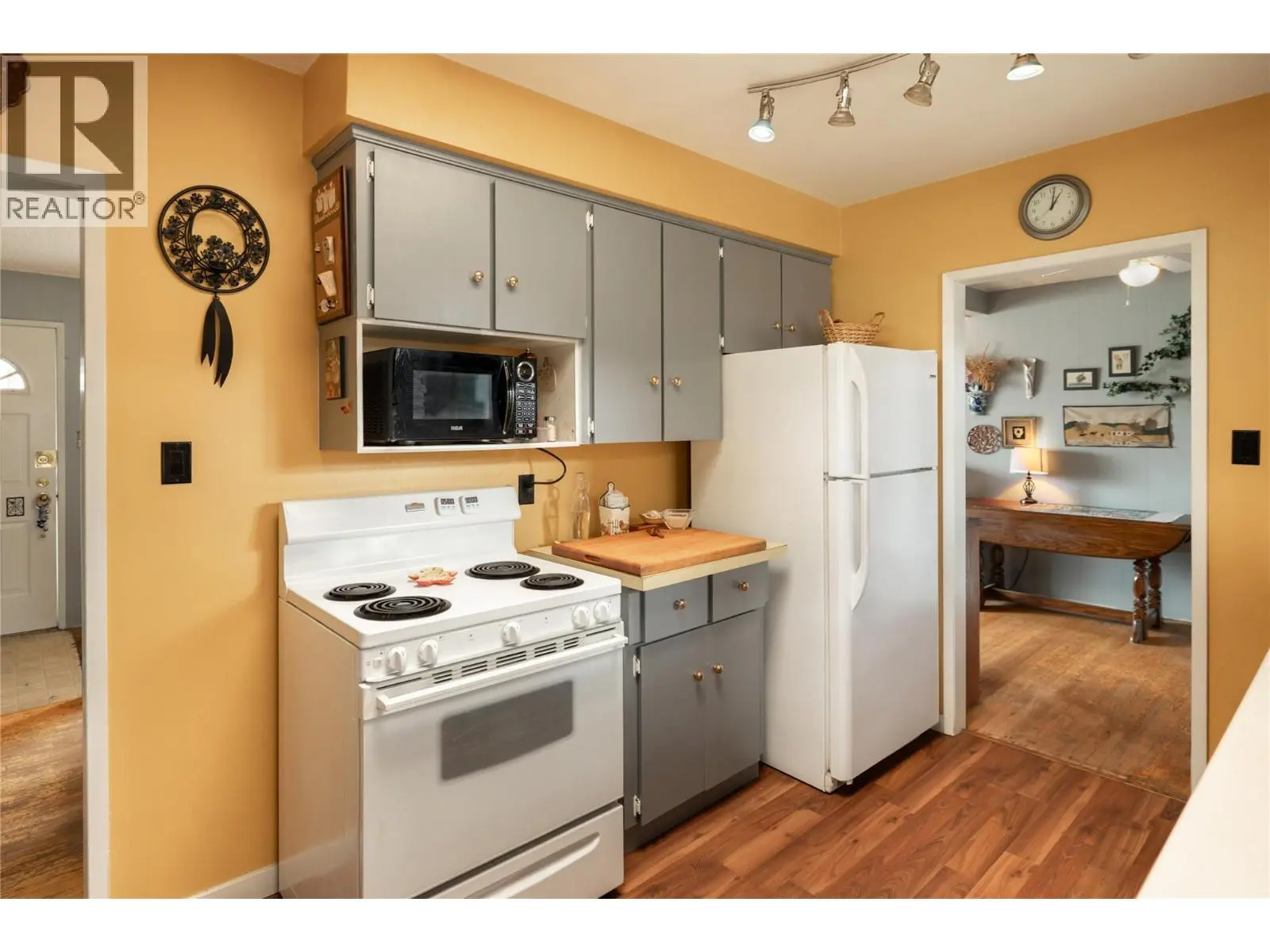 2150 Burnett Street. Kelowna, British Columbia