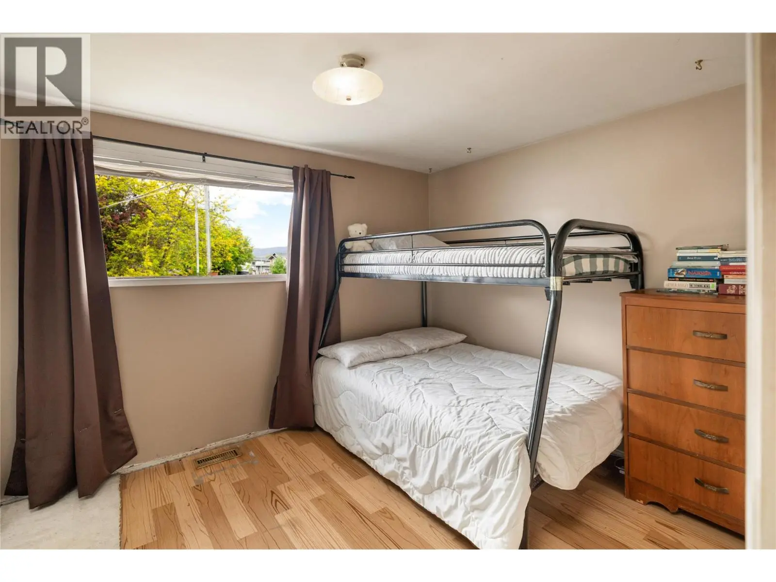 2150 Burnett Street. Kelowna, British Columbia