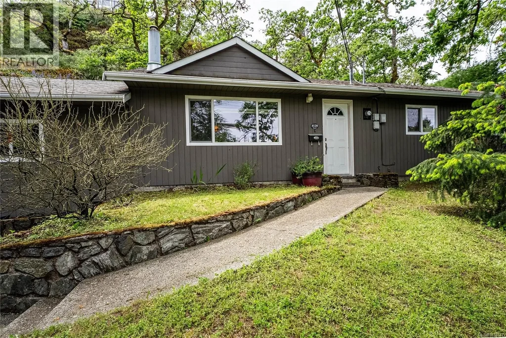4120 Quadra St, Saanich