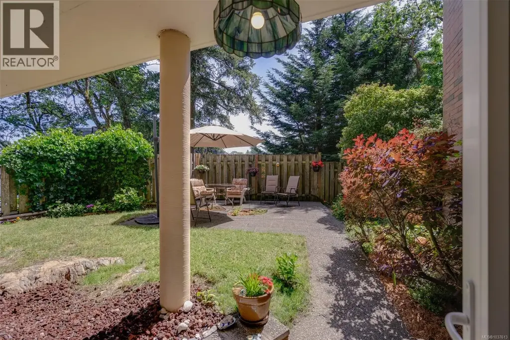 103 4030 Quadra St, Saanich