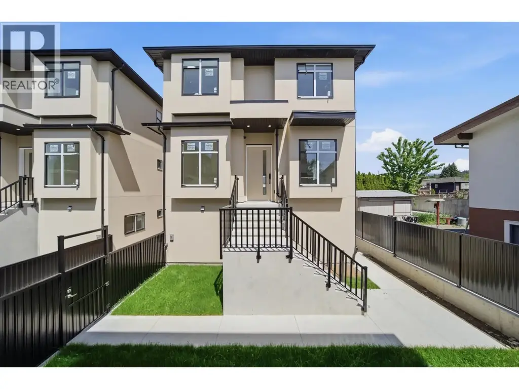 4 6885 Aubrey Street, Burnaby