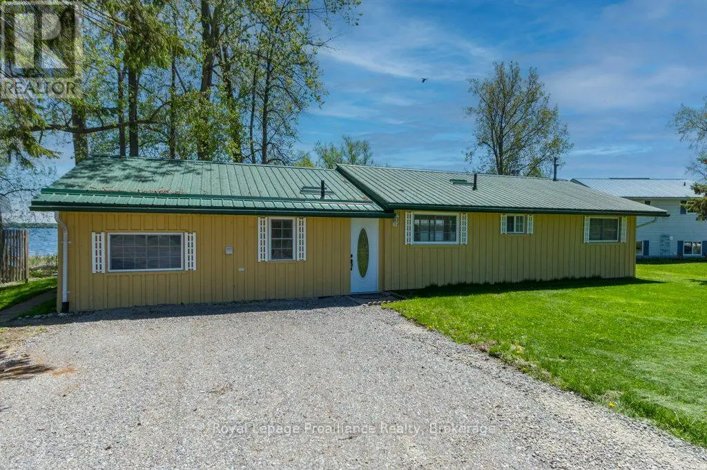 22579 Loyalist Parkway, Quinte West (Murray Ward)