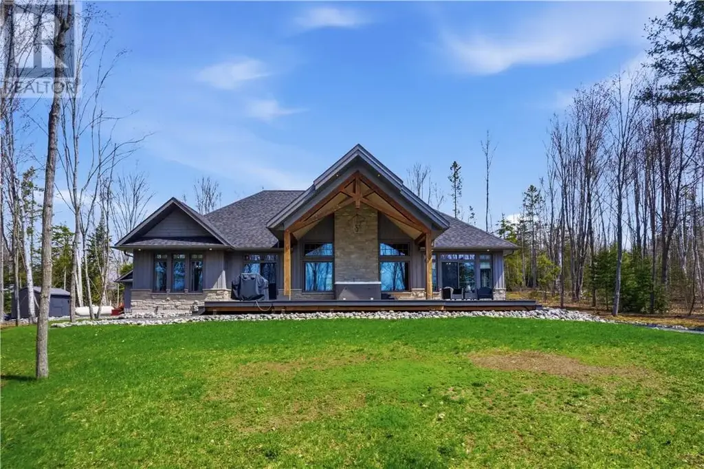 3 Pine Drive, Blind River