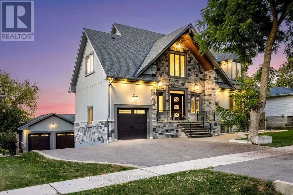 22 East John Street, Innisfil (Cookstown)