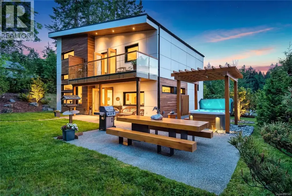 2566 Steve Ellis Rd, Nanaimo