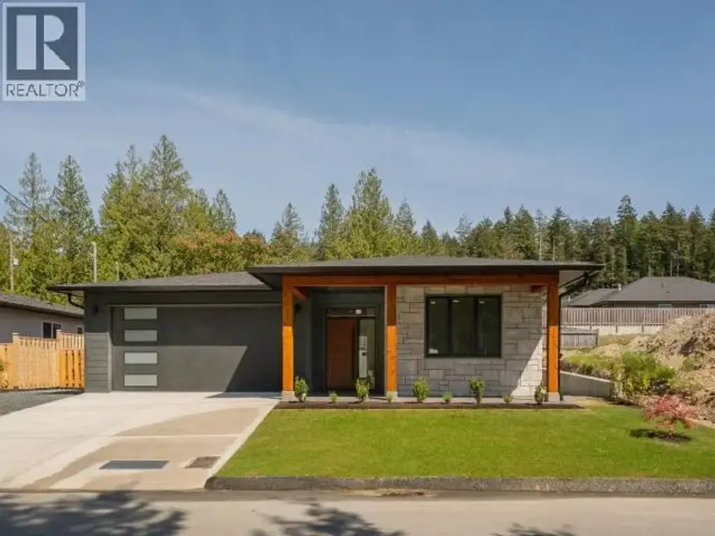 4158 Bowness Ave, Powell River